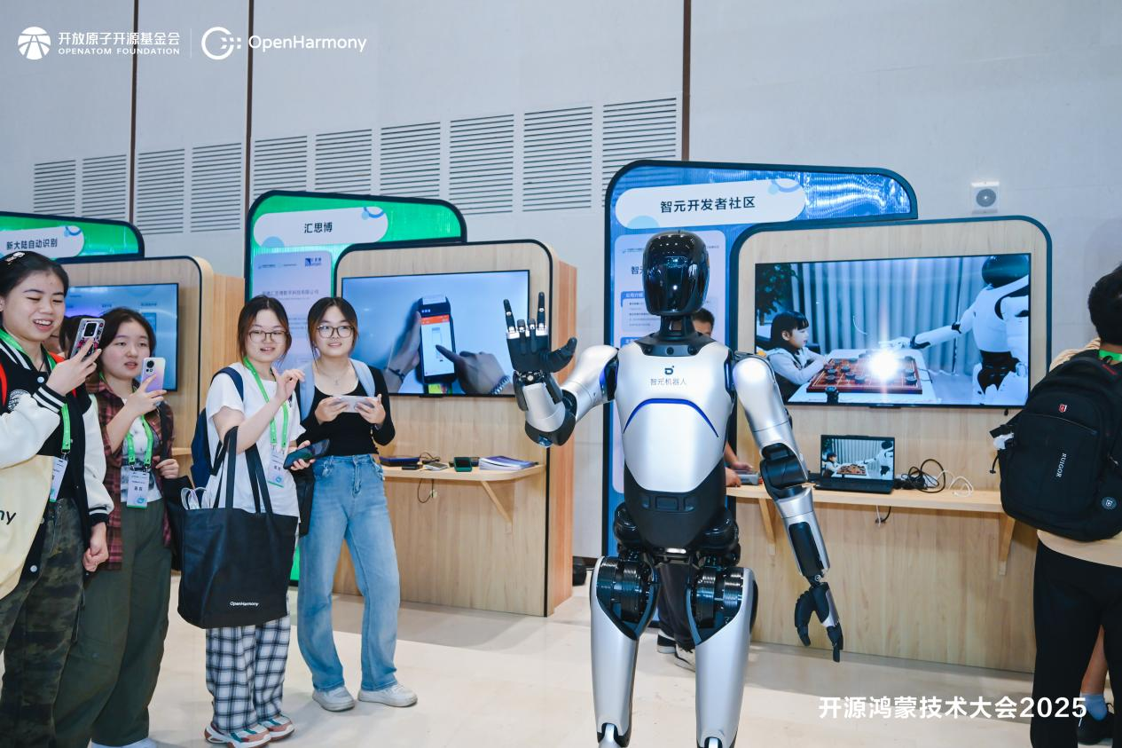 9.29 恒峰g22开源鸿蒙推文图片2.png